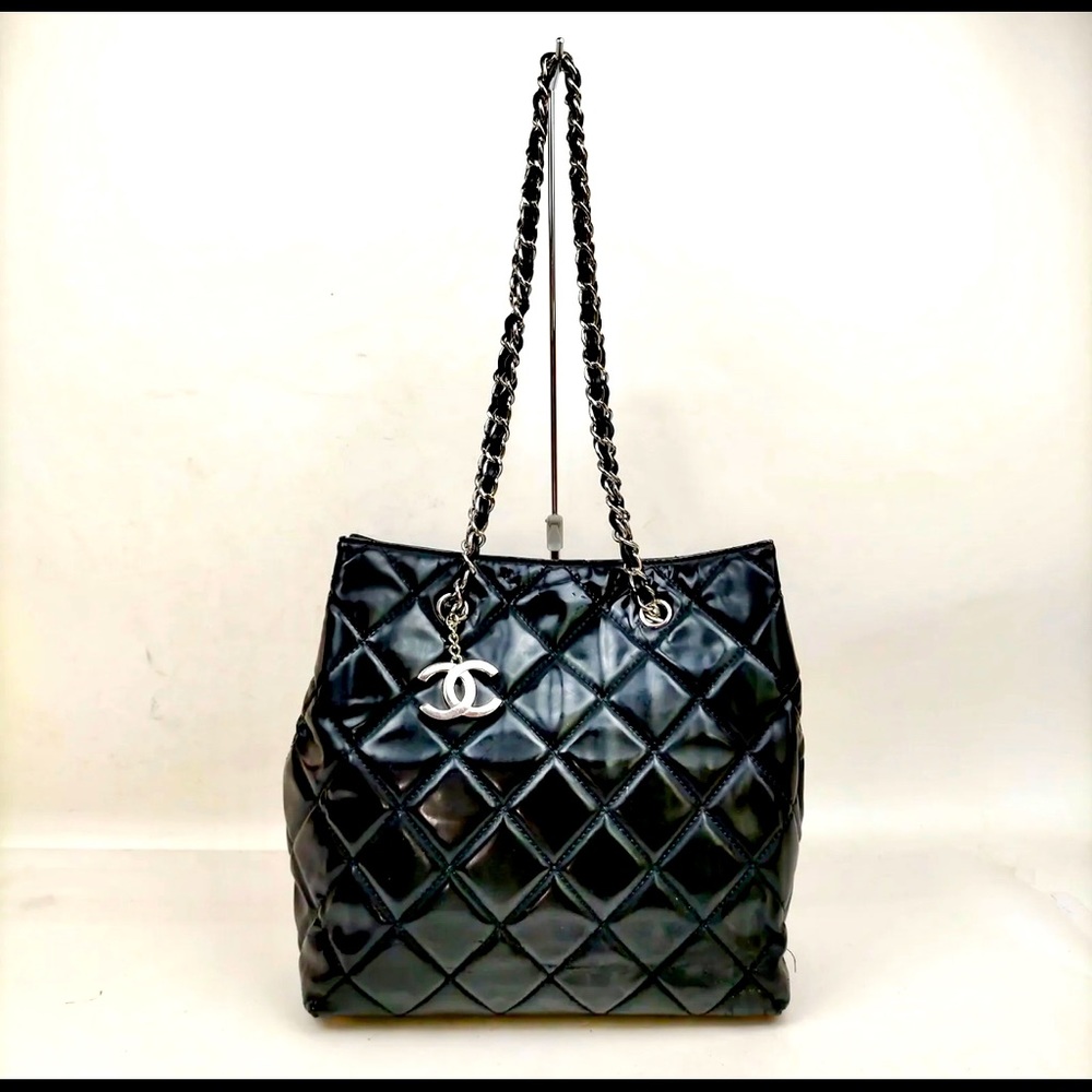 100%♥️😻Authentic CHANEL Enamel Shoulder Bas